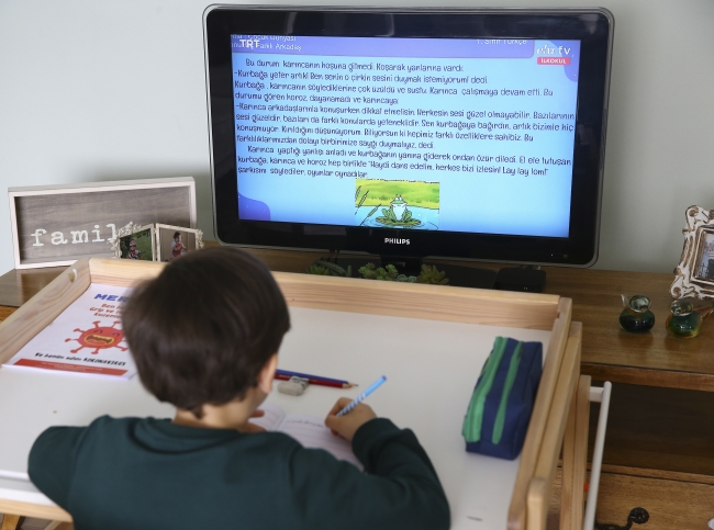 Hibrit eğitim modeli çocuklara doğru şekilde anlatılmalı